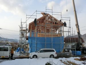 S様邸　柱が建ちました