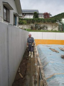 基礎工事の職人さん