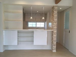 S様邸　カウンター下収納