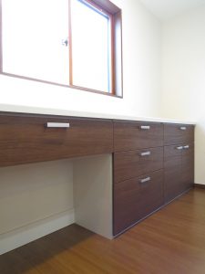 2階のキッチンにあるカップボード